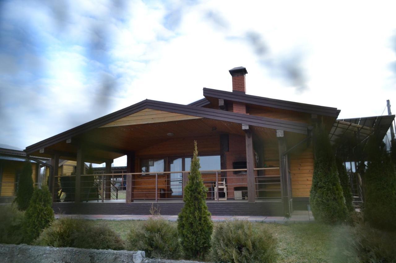 Villa Хомене Rzhyshchiv Exterior foto