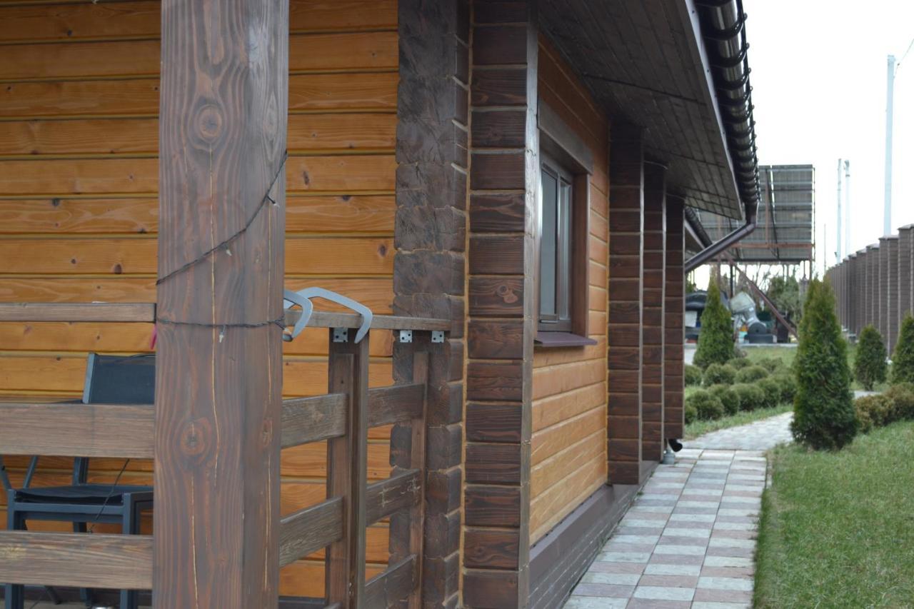 Villa Хомене Rzhyshchiv Exterior foto
